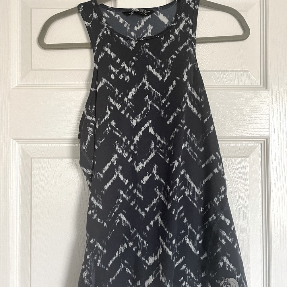 Women’s size medium northface tank